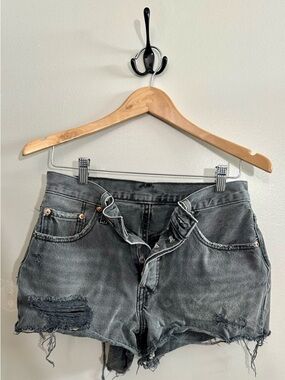 Levi’s 501 High Rise Black Denim Original Button-Fly- Cut Off Hem Women 28